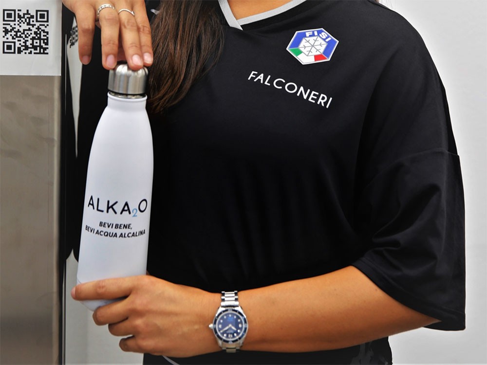 acqua in dispenser vs in bottiglia - irene curtoni per alka2o